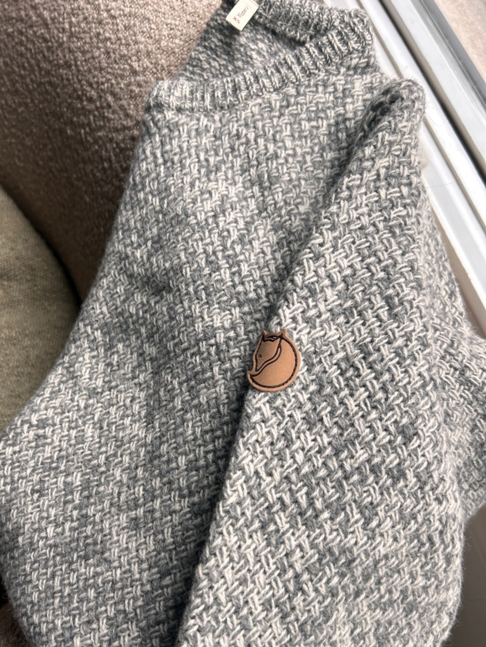 Ovik Crewneck Heathered Gray Sweater - Picture 2 of 2
